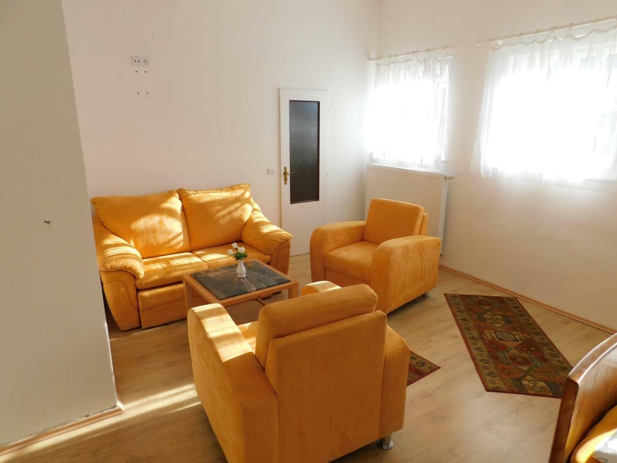 Vila Arnau Hostinné Zewnętrze zdjęcie