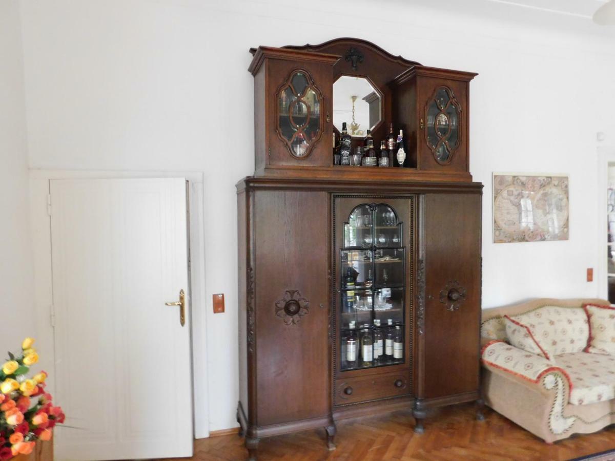 Vila Arnau Hostinné Zewnętrze zdjęcie