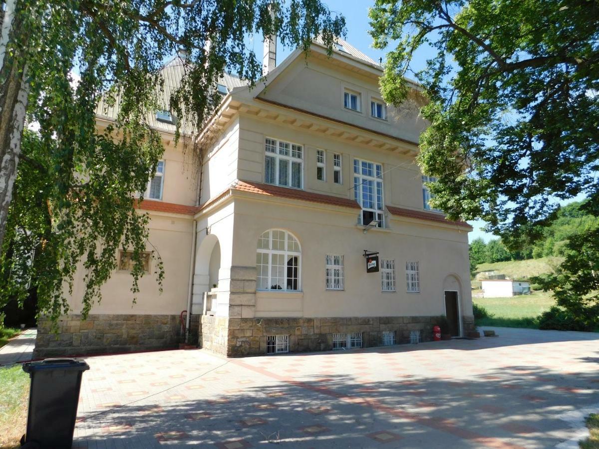 Vila Arnau Hostinné Zewnętrze zdjęcie