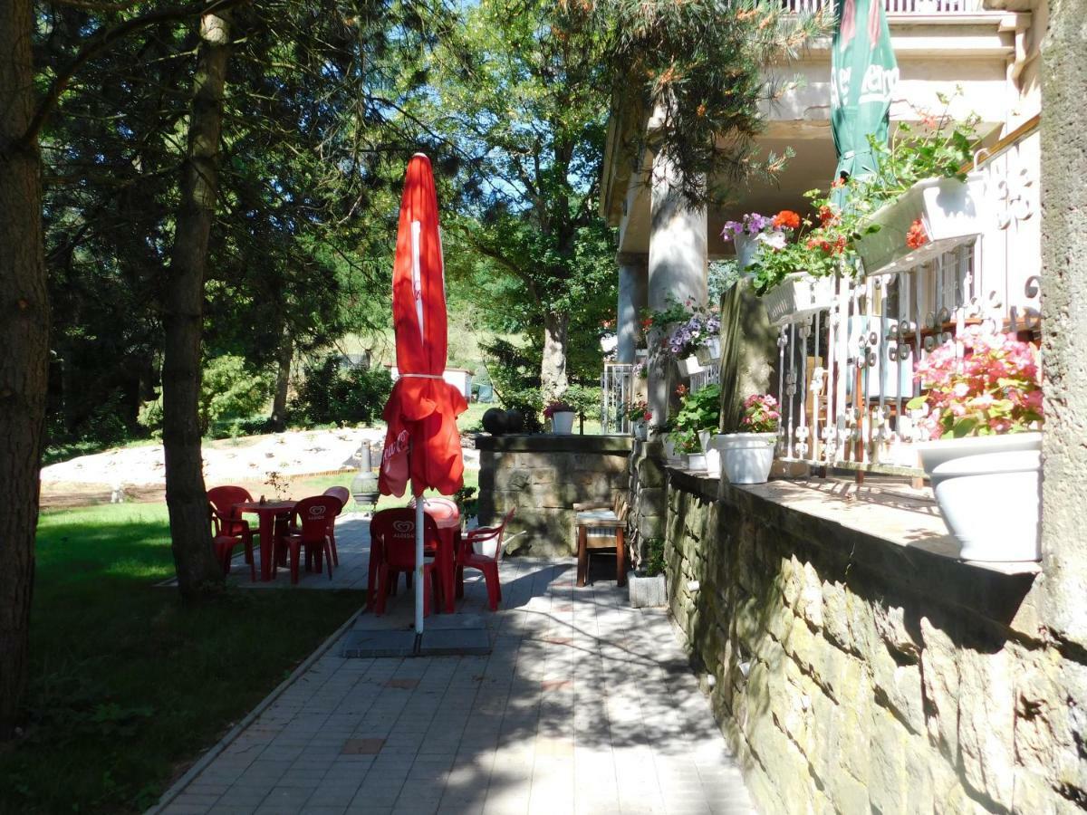 Vila Arnau Hostinné Zewnętrze zdjęcie