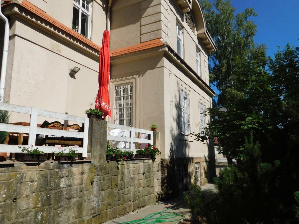 Vila Arnau Hostinné Zewnętrze zdjęcie